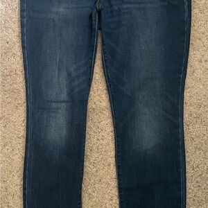 Old Navy Dark Blue Women's Skinny Jean -1 of 3 pairs listed other 2 new w/o tags